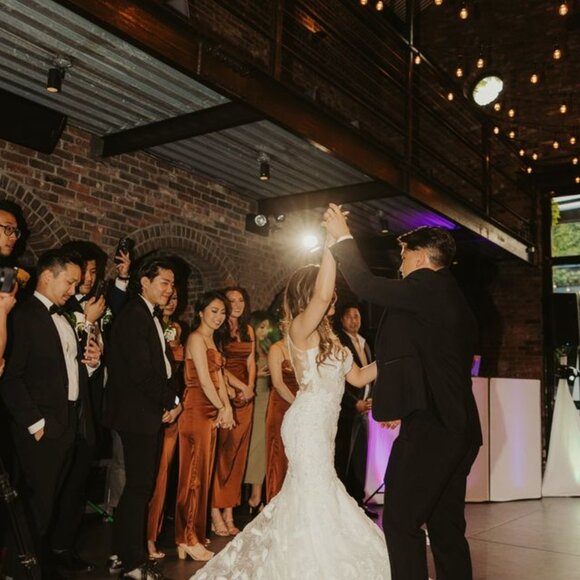 VITTORIA WEDDING DRESS BY VIERO BRIDAL - Picture 5 of 6